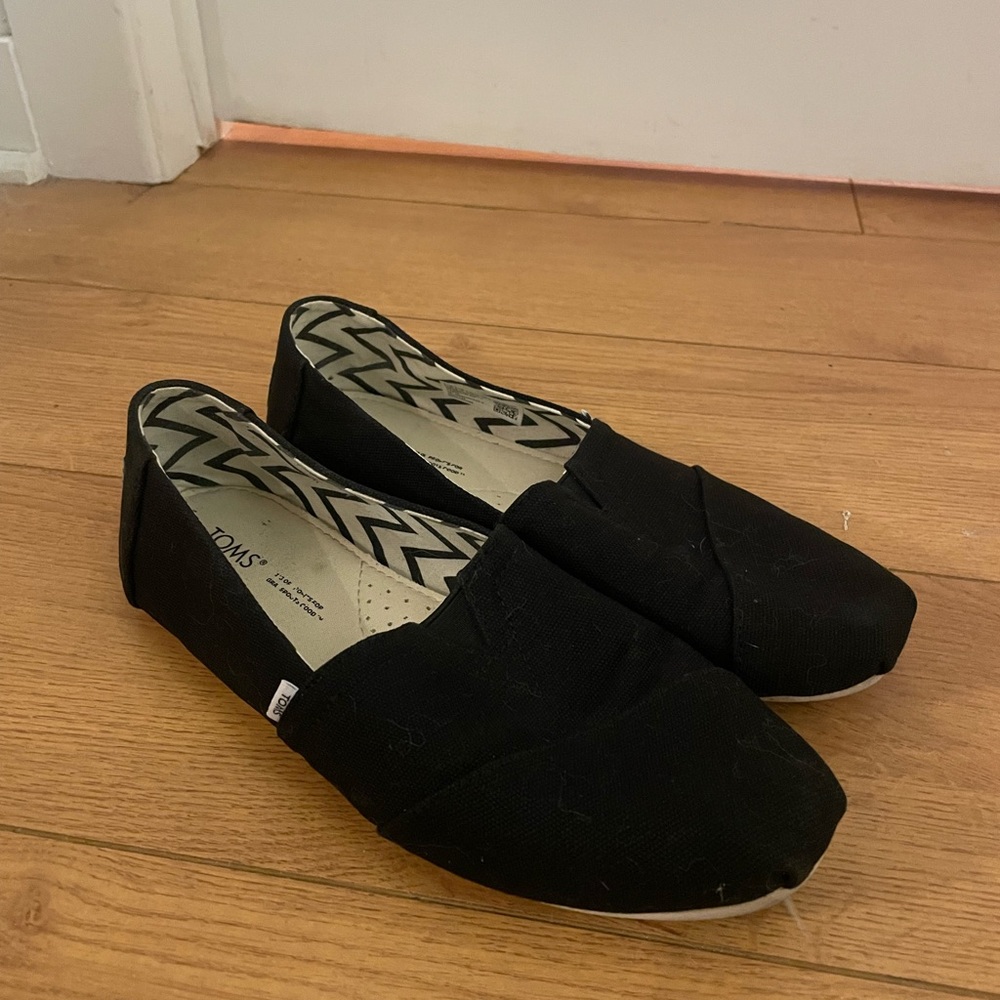 TOMS Zigzag Patterned Canvas Shoes